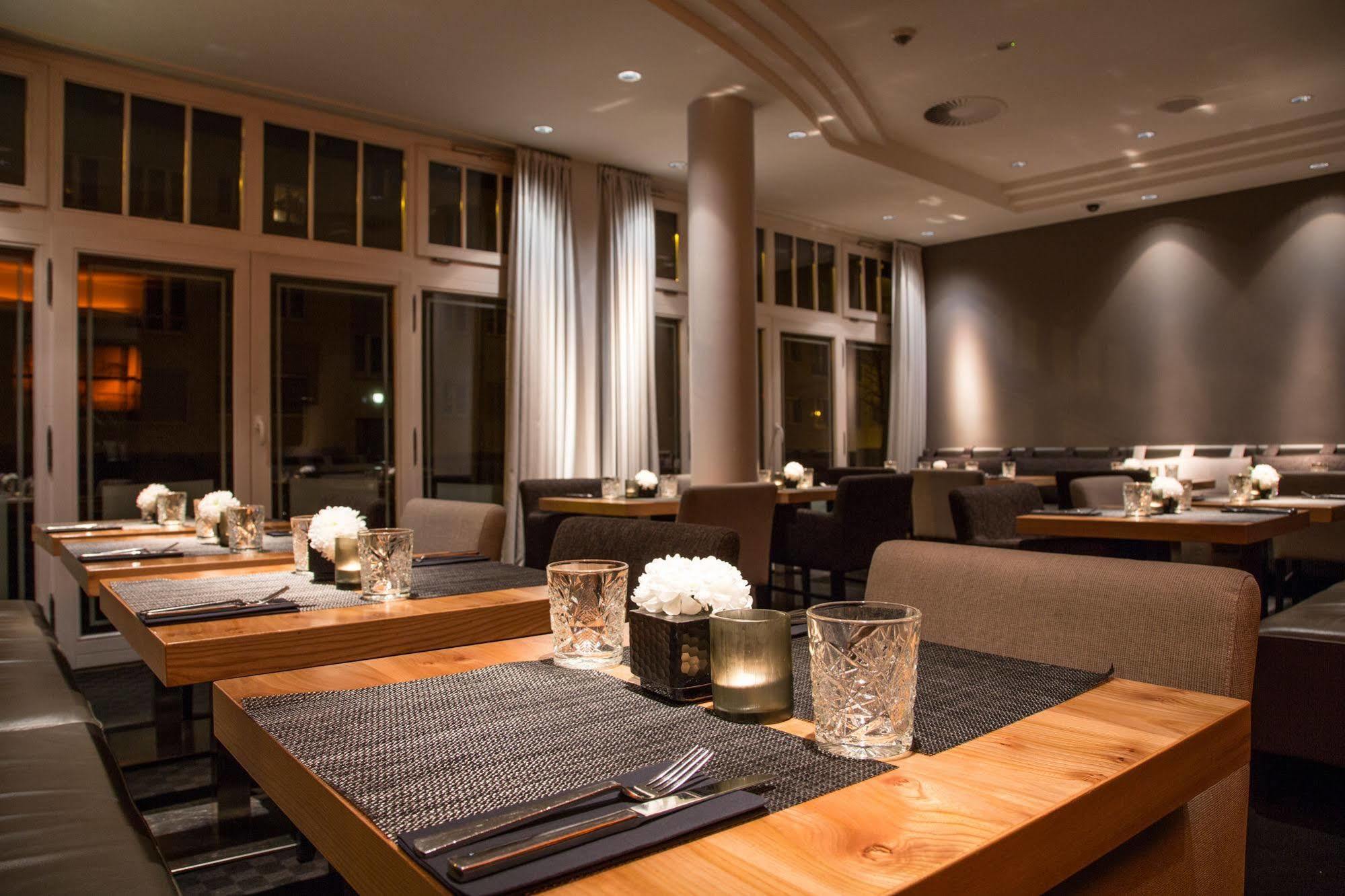นิว เบอร์ลิน Hotel ภายนอก รูปภาพ